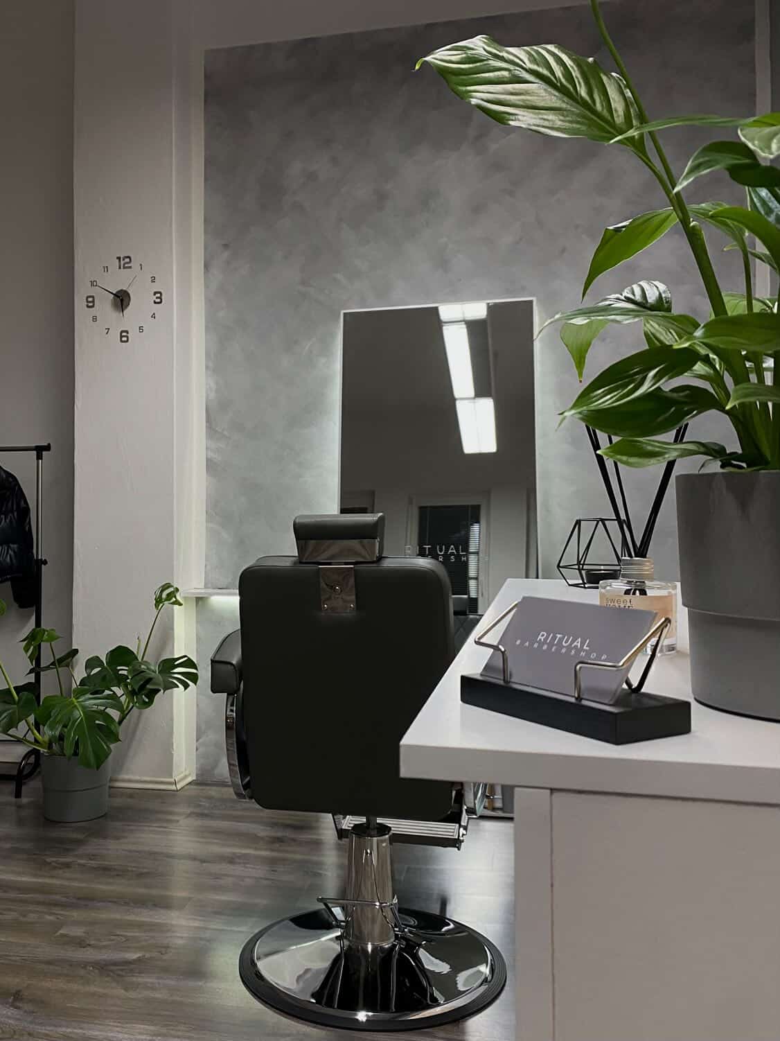 Detail vizitky Ritual Barbershop